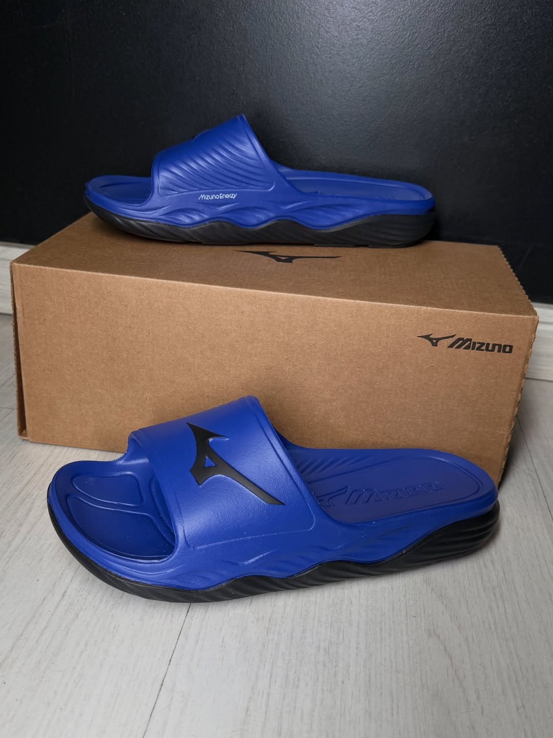 Slide Mizuno Enerzy