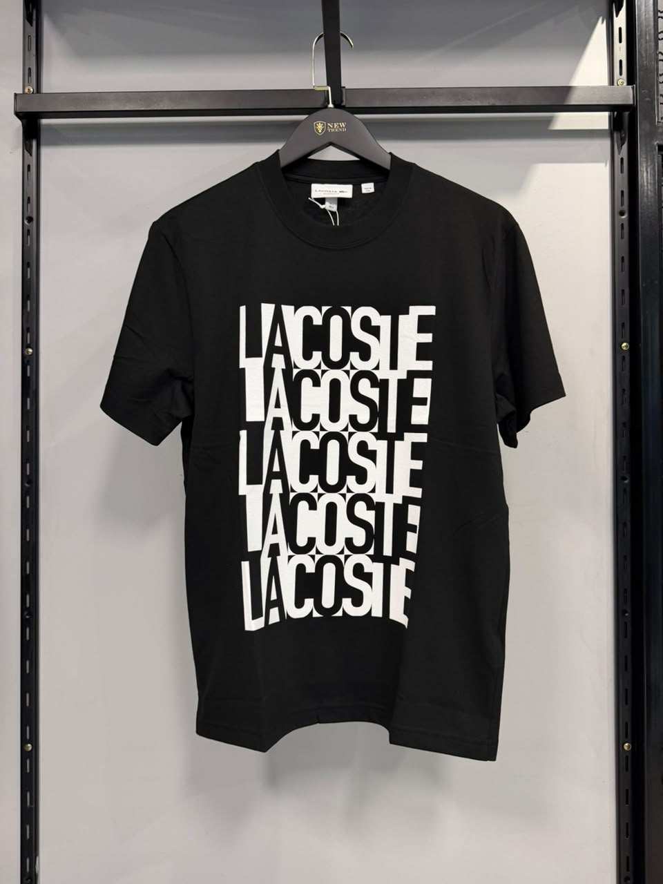 Camiseta Lacoste Preta com Estampa All Over