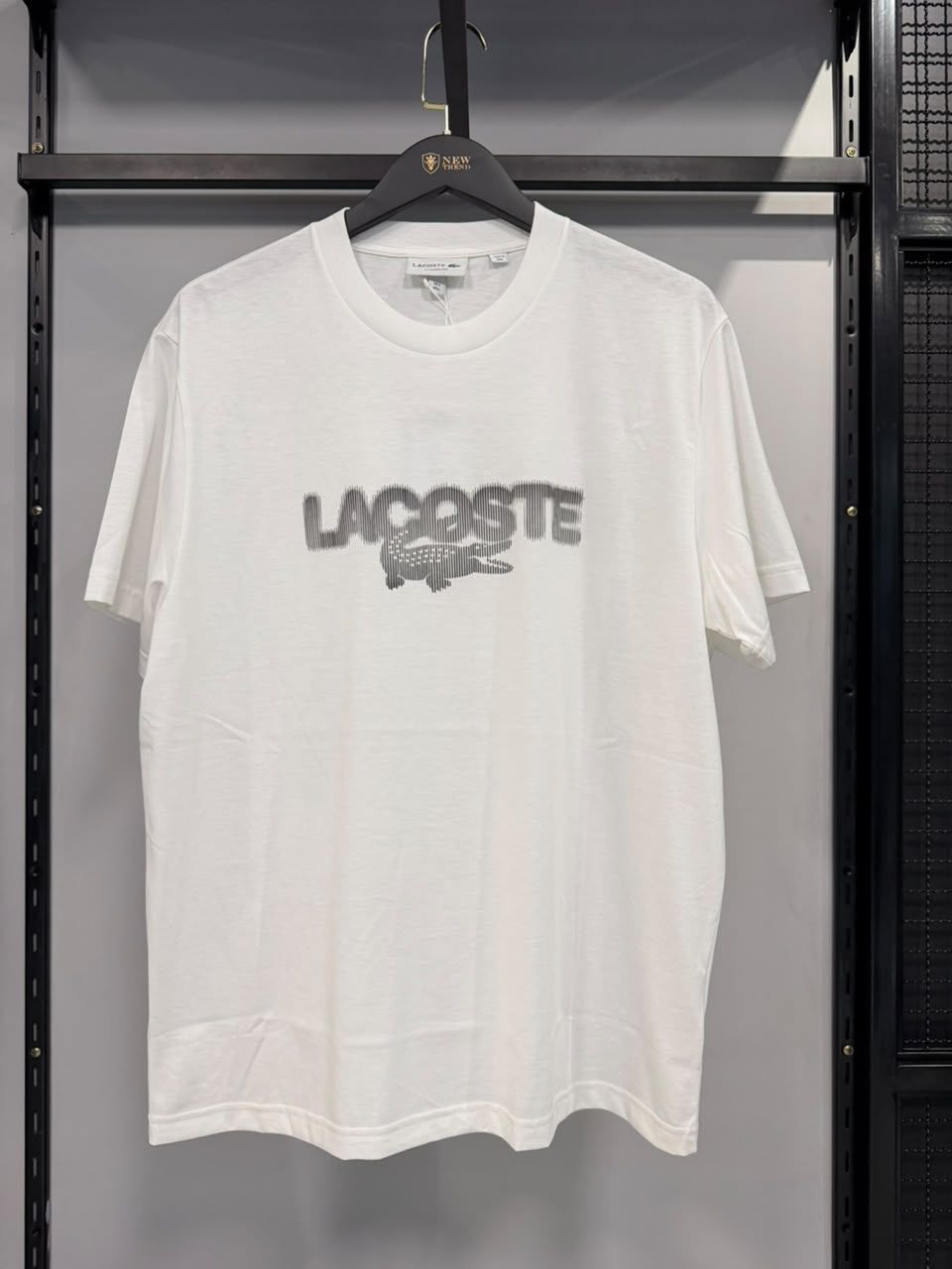 Camiseta Lacoste Branca com Logo Halftone