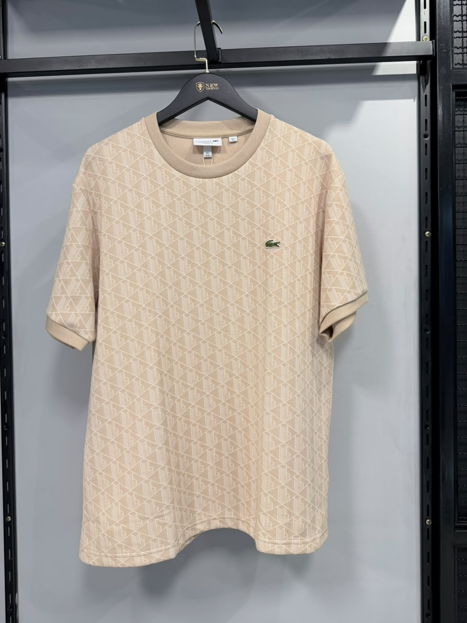 Camiseta Lacoste Areia com Monograma