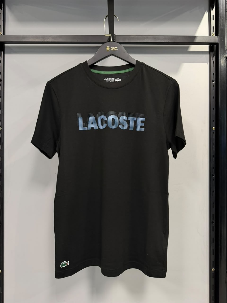 Camiseta Lacoste Sport Preta com Texto Azul