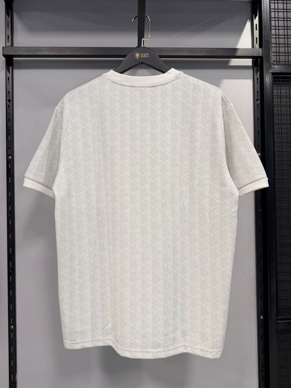 Camiseta Lacoste Off-white com Monograma foto 2