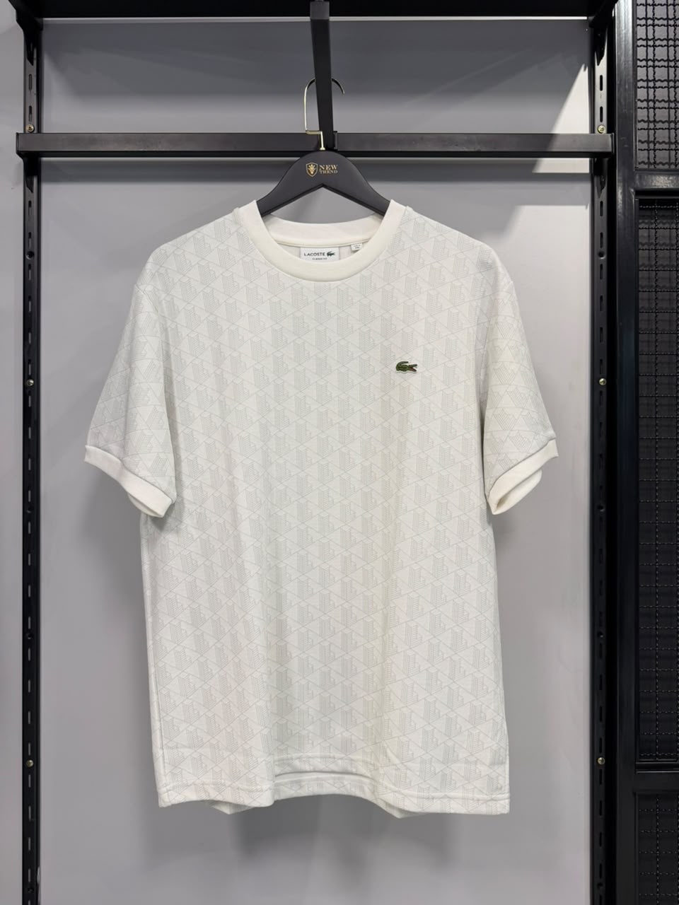 Camiseta Lacoste Off-white com Monograma
